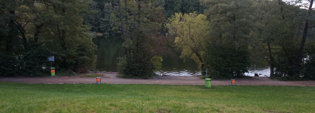 Die Badestelle an der S-Bahn-Station Schlachtensee ist offiziell von der Stadt Berlin als EU-Badestelle ausgewiesen.