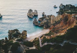 Photo: Claudio Schwarz, Unsplash