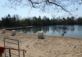 <p><a href="https://commons.wikimedia.org/wiki/File:L%C3%BCbars_Strandbad_L%C3%BCbars-001.jpg">Fridolin freudenfett</a>, <a href="https://creativecommons.org/licenses/by-sa/4.0">CC BY-SA 4.0</a>, via Wikimedia Commons</p>